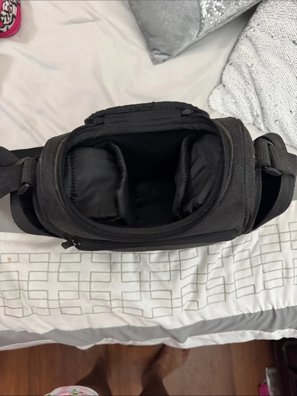 Sony Black Compact Shoulder Camera/Travel Bag